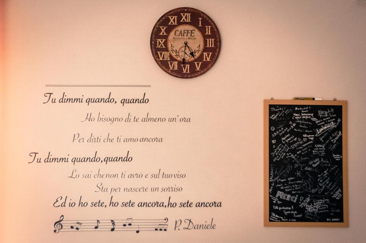 Raro'S Home Bed & Breakfast Pompei Luaran gambar
